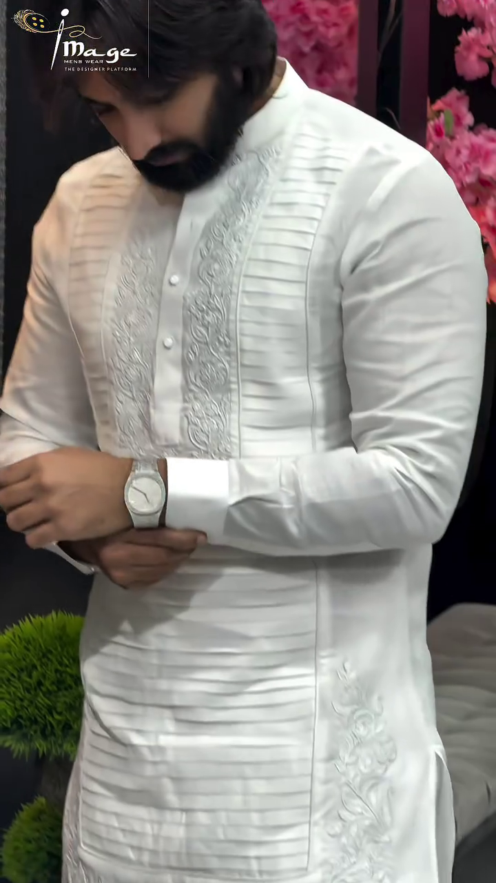 Royal White Embroidered Kurta