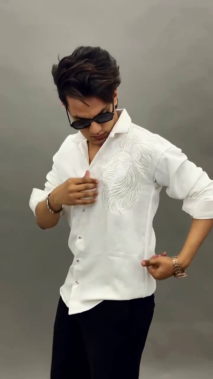 Men’s Lion Embroidered Shirt