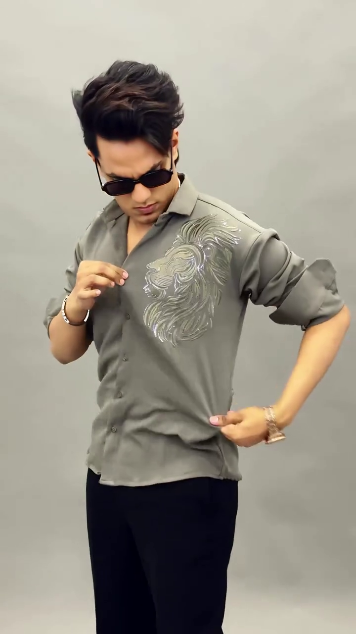 Men’s Lion Embroidered Shirt